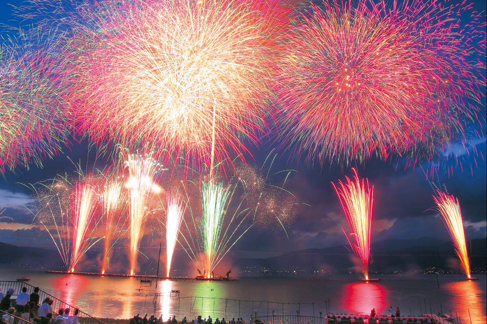 諏訪湖祭湖上花火大会 | 信州 諏訪湖の花火－諏訪湖祭湖上花火